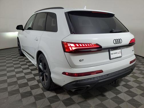 2026 Audi Q7 55 Premium Plus