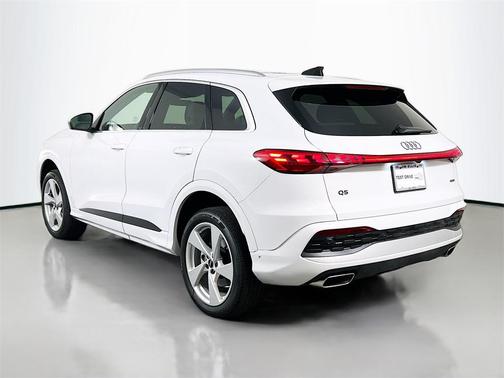 2025 Audi Q5 Premium Plus