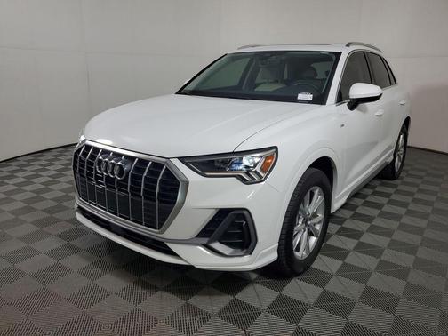 Arkona White 2024 Audi Q3 Premium 45 TFSI S line quattro Tiptronic