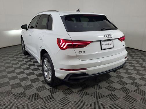 Arkona White 2024 Audi Q3 Premium 45 TFSI S line quattro Tiptronic