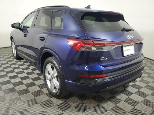 Navarra Blue Metallic 2023 Audi Q4 e-tron Premium Plus 50 quattro
