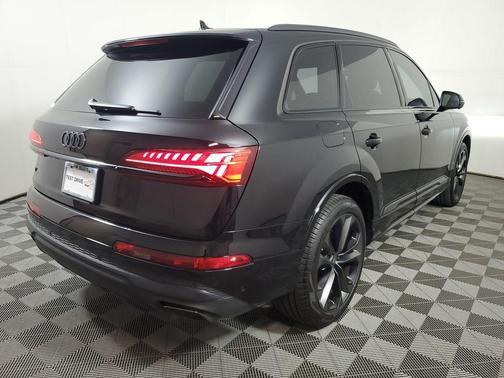 2025 Audi Q7 55 Premium Plus