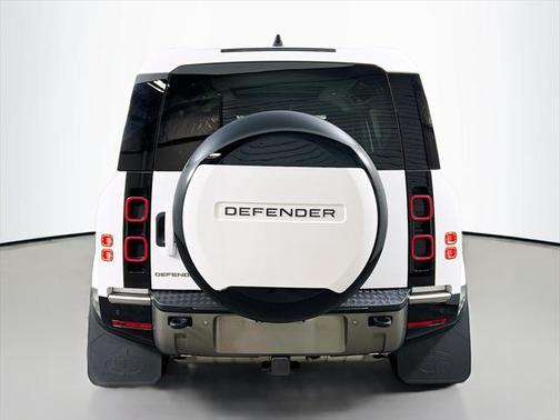 2024 Land Rover Defender 110 P400 X-Dynamic SE