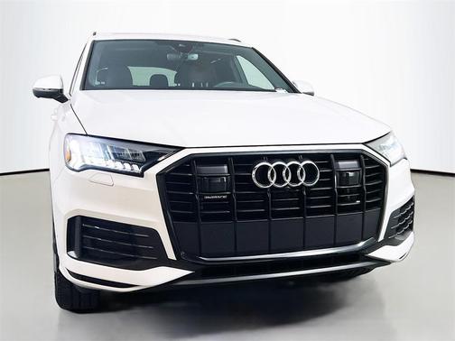 2024 Audi Q7 45 Premium Plus