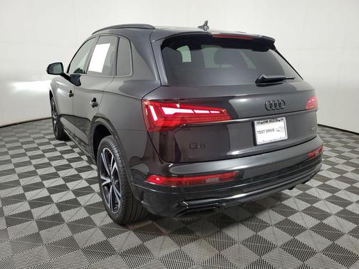 Mythos Black Metallic 2025 Audi Q5 45 S line Prestige