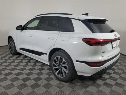 2025 Audi Q6 e-tron Premium Plus quattro