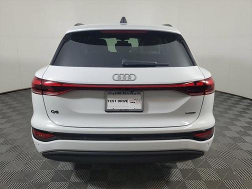 2025 Audi Q6 e-tron Premium Plus quattro