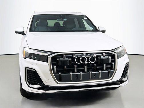 2026 Audi Q7 55 Premium Plus