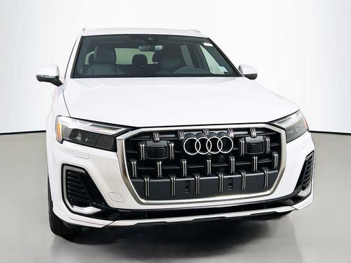 2026 Audi Q7 55 Premium Plus
