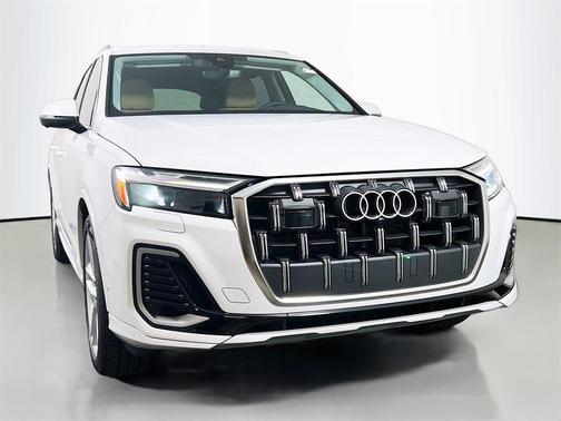 2025 Audi Q7 55 Premium Plus
