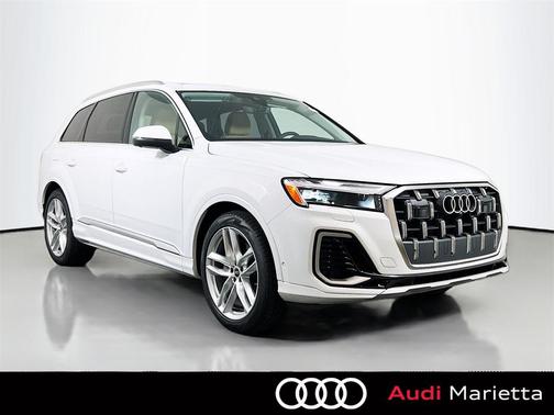 2025 Audi Q7 55 Premium Plus