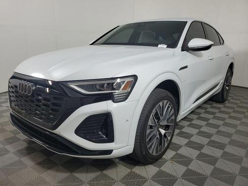 Glacier White Metallic 2024 Audi Q8 e-tron Premium Plus