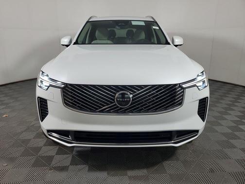 Crystal White Pearl 2026 Volvo XC90 Ultra, B6 AWD Gas (mild hybrid), Gasoline, Bright, 7 Seats
