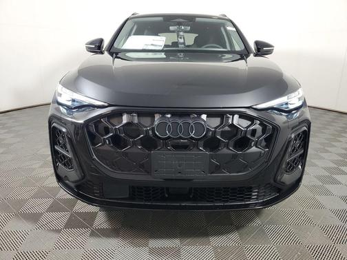 Mythos Black Metallic 2026 Audi Q5 Premium Plus TFSI quattro S tronic
