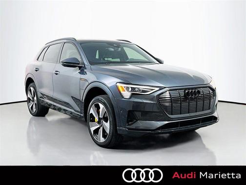 2022 Audi e-tron Premium Plus