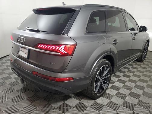 2021 Audi Q7 55 Premium Plus