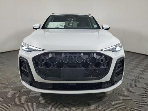 Glacier White Metallic 2026 Audi Q5 Premium Plus TFSI quattro S tronic