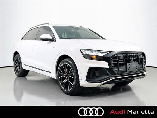 2022 Audi Q8 55 Premium Plus