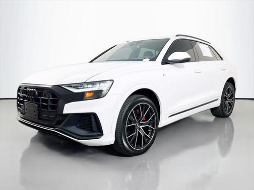 2022 Audi Q8 55 Premium Plus