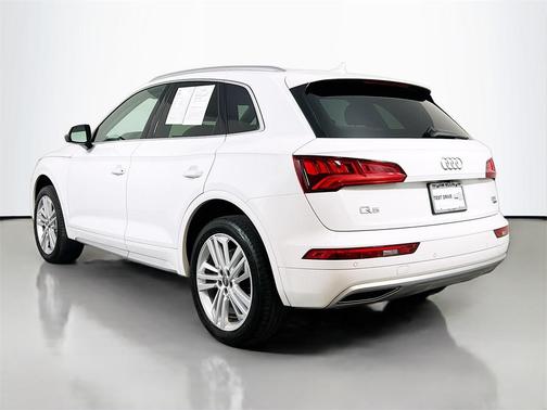 2018 Audi Q5 2.0T Premium Plus