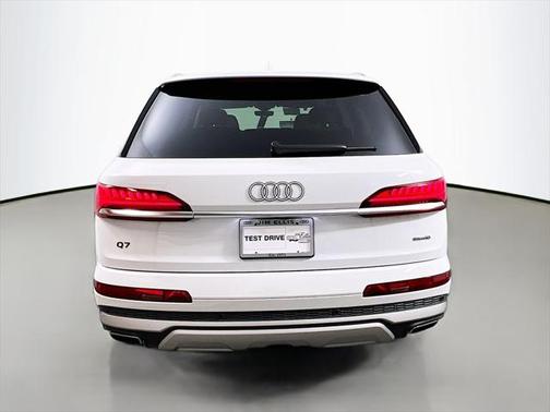 2025 Audi Q7 55 Premium Plus