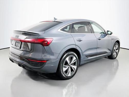 2024 Audi Q8 e-tron Prestige