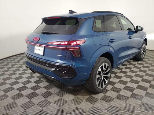 Malpelo Blue Metallic 2026 Audi Q3 TFSI quattro S tronic