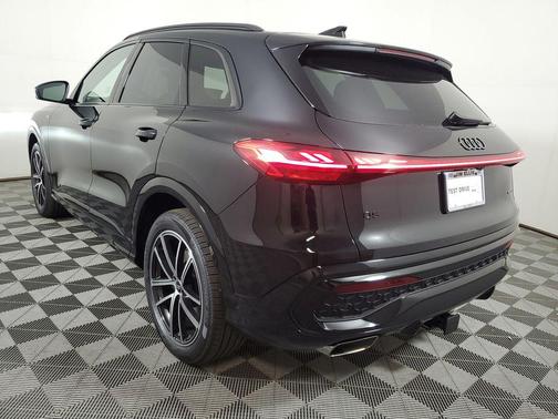 Mythos Black Metallic 2026 Audi Q5 Prestige TFSI quattro S tronic