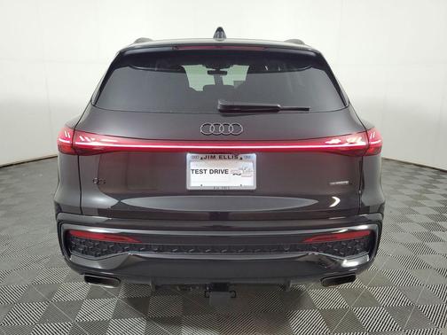 Mythos Black Metallic 2026 Audi Q5 Prestige TFSI quattro S tronic