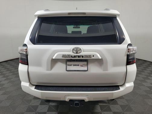 Super White 2018 Toyota 4Runner SR5