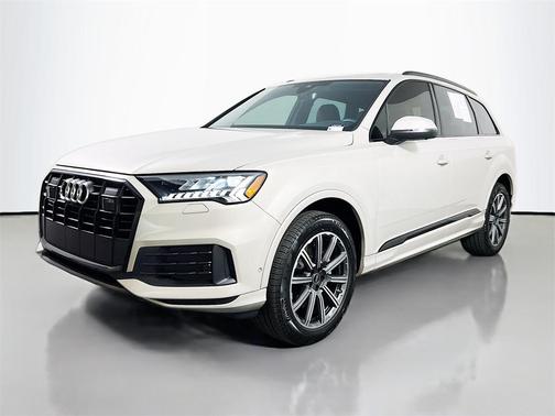 2024 Audi Q7 45 Premium Plus