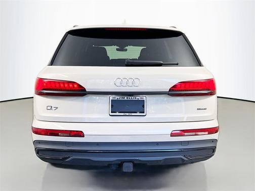 2024 Audi Q7 45 Premium Plus