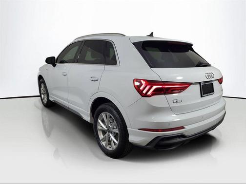 2024 Audi Q3 Premium 45 TFSI S line quattro Tiptronic