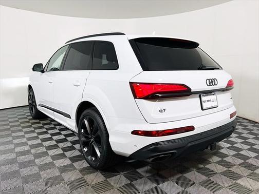 2025 Audi Q7 55 Premium Plus