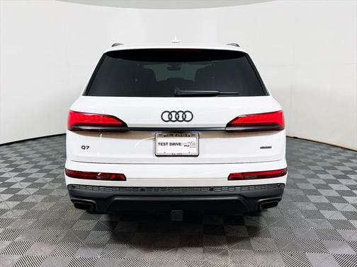 2025 Audi Q7 55 Premium Plus