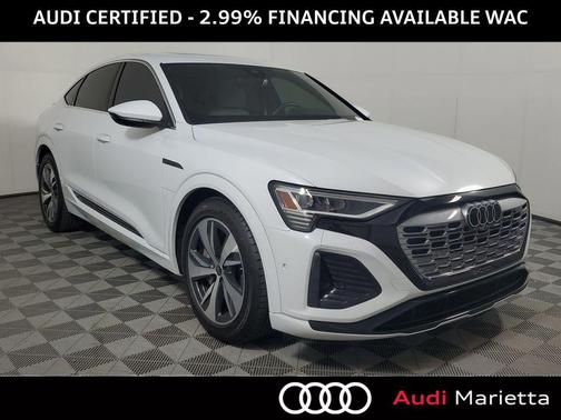 Glacier White Metallic 2024 Audi Q8 e-tron Premium Plus
