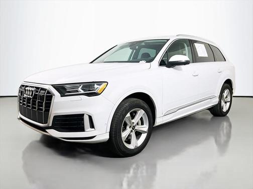 2022 Audi Q7 45 Premium Plus