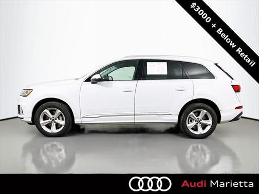 2022 Audi Q7 45 Premium Plus