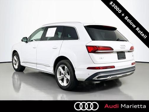 2022 Audi Q7 45 Premium Plus