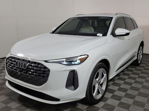 Glacier White Metallic 2025 Audi Q5 Prestige TFSI quattro S tronic