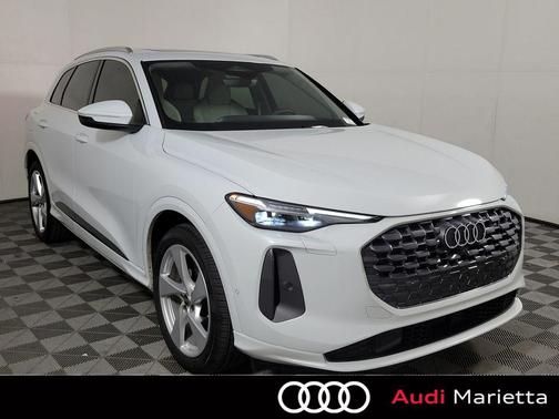 Glacier White Metallic 2025 Audi Q5 Prestige TFSI quattro S tronic