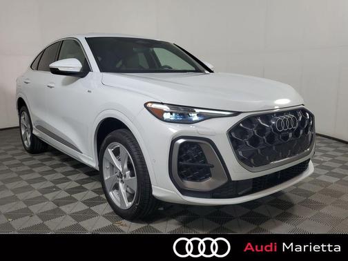 Glacier White Metallic 2025 Audi Q5 Premium Plus TFSI quattro S tronic