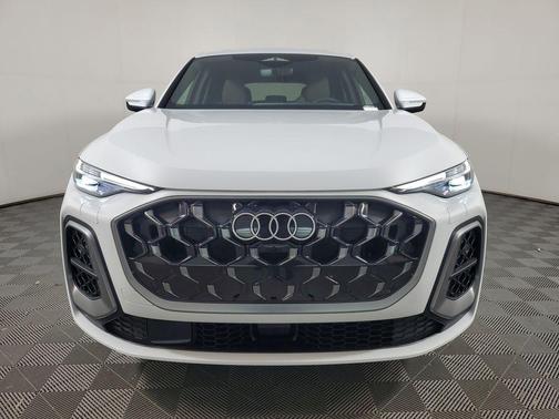 Glacier White Metallic 2025 Audi Q5 Premium Plus TFSI quattro S tronic