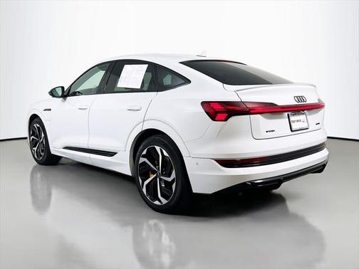 2022 Audi e-tron Sportback S line Premium Plus