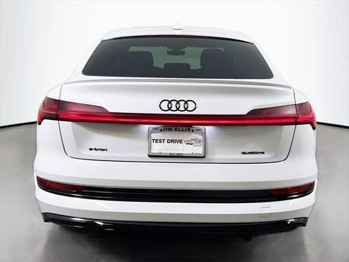 2022 Audi e-tron Sportback S line Premium Plus