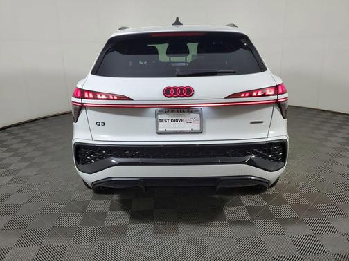 Glacier White Metallic 2026 Audi Q3 TFSI quattro S tronic