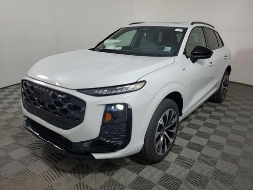 Glacier White Metallic 2026 Audi Q3 TFSI quattro S tronic