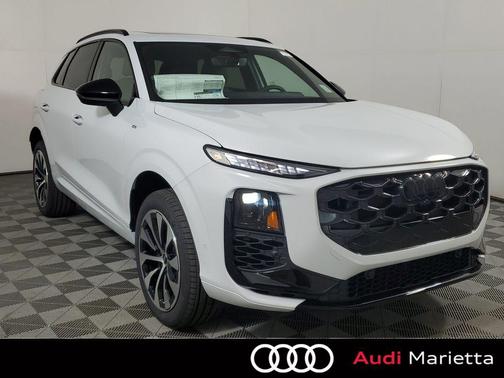 Glacier White Metallic 2026 Audi Q3 TFSI quattro S tronic