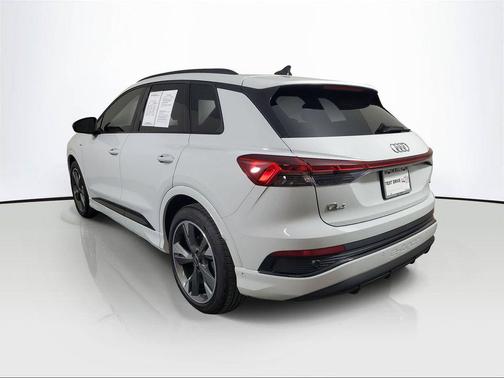 2024 Audi Q4 e-tron Premium Plus 55 quattro