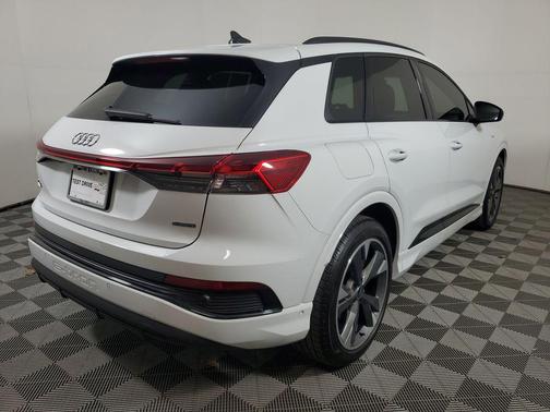 2024 Audi Q4 e-tron Premium Plus 55 quattro